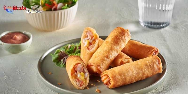 Chả giò hải sản là món ăn phổ biến trong tiệc gia đình